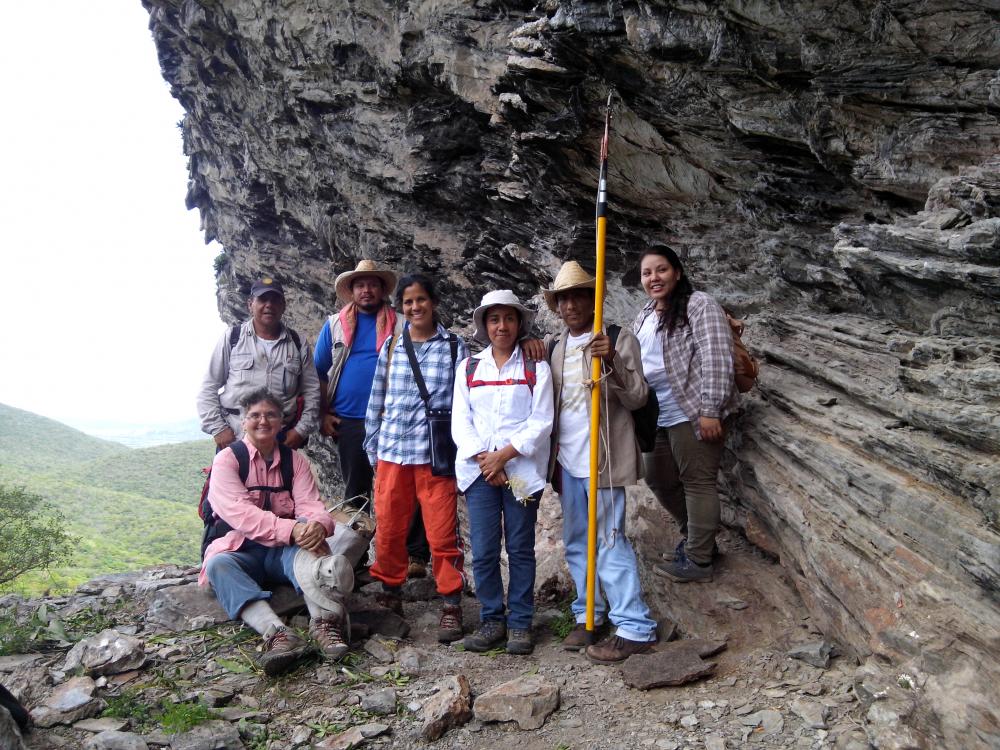 Gabriela (with Vicki Funk, Fernando Sánchez López, Pedro Trujillo Vera, Kenia Velasco Gutierrez, Alberto Reyes García and Brenda García Curiel) in Oaxaca on an ethnobotanical survey trip in April 2015. Photo Credit: Gibran Morales Carranza.