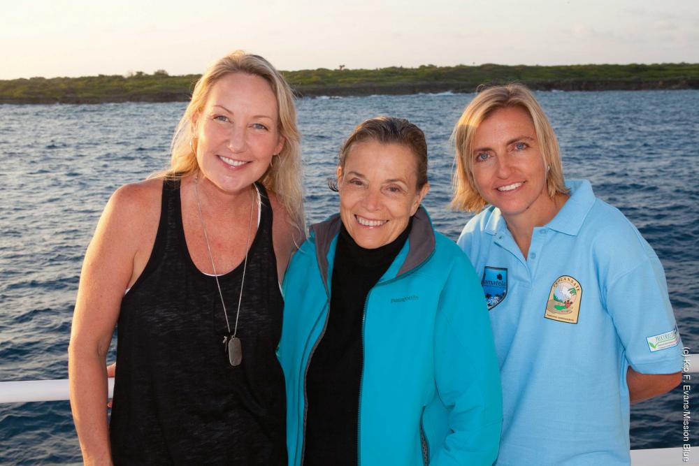 Melanie brainstorms marine conservation ideas with Sylvia Earle (center) and Shari Sant Plummer (left) during an expedition to the Swan Islands, Honduras. Credit: Kip Evans / Sylvia Earle Alliance.