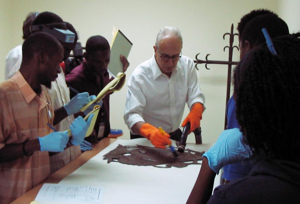 Smithsonian Conservator (FSG) Paul Jett teaches a workshop on basic object stabilization methods. Photo credit Stephanie Hornbeck.