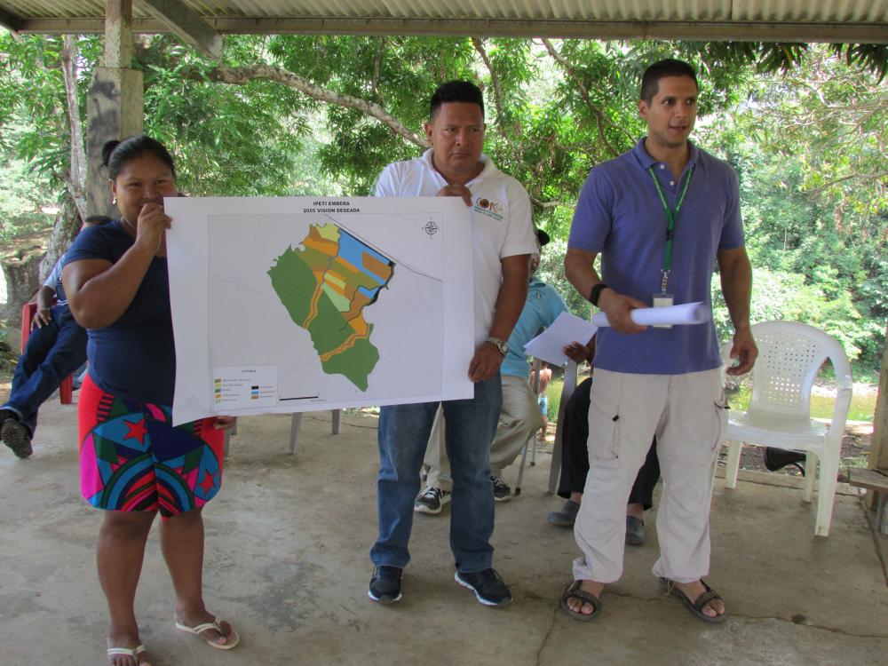 Sara Omi (left), Cándido Mezúa (center) and Mateo-Vega explore potential futures for the Emberá’s forests